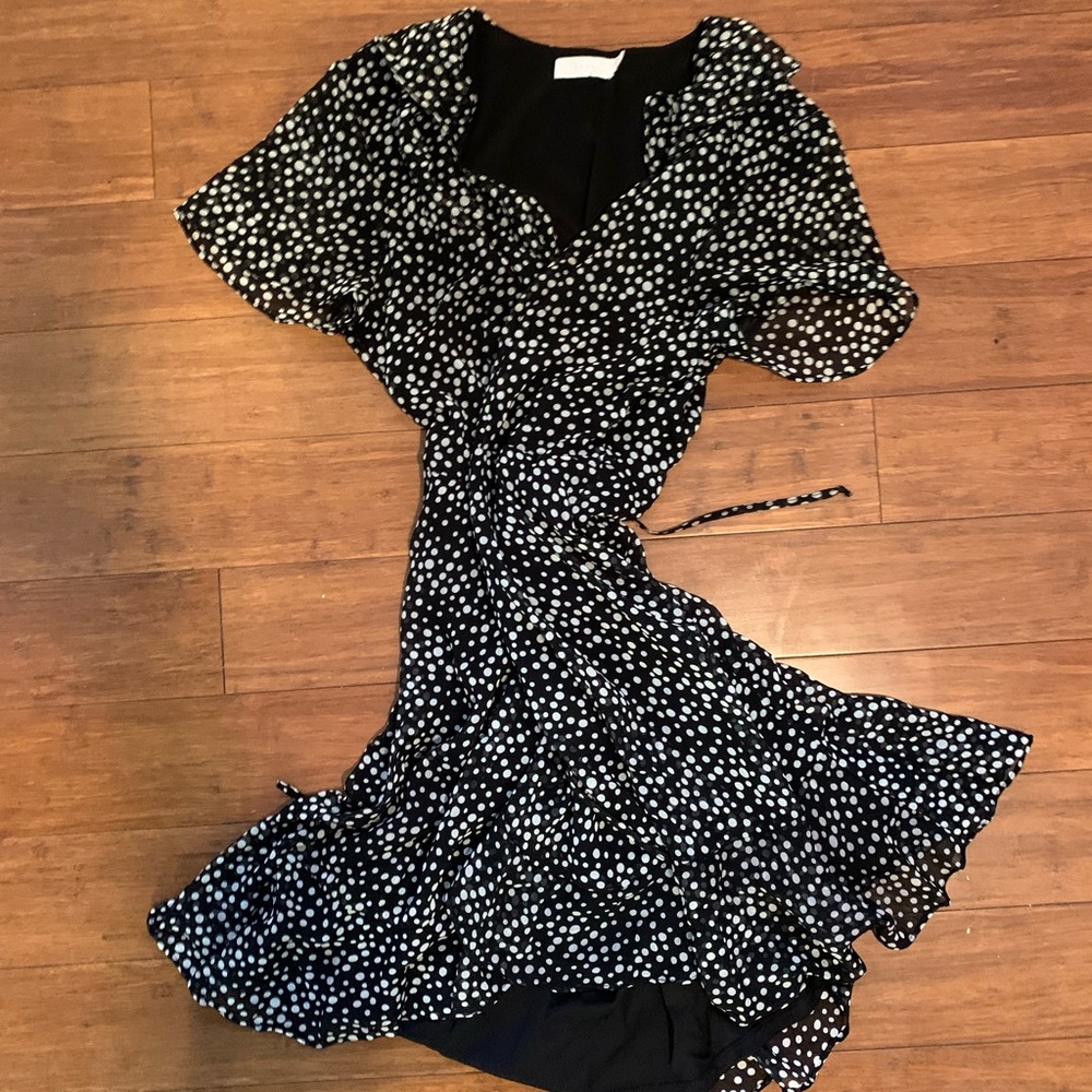 Super stylish cute cut wrap dress size medium
